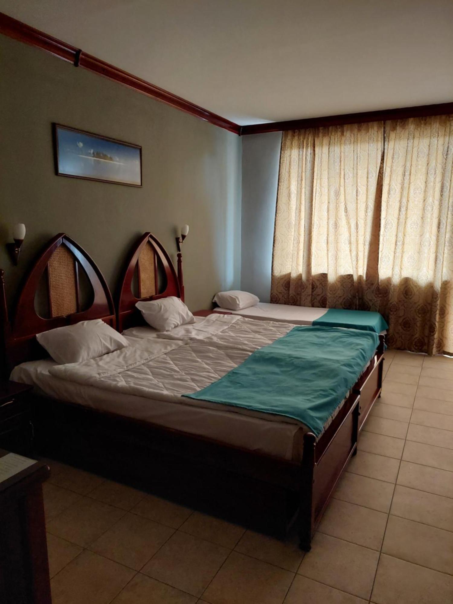 Hotel Manz 2 Pomorie Exteriér fotografie