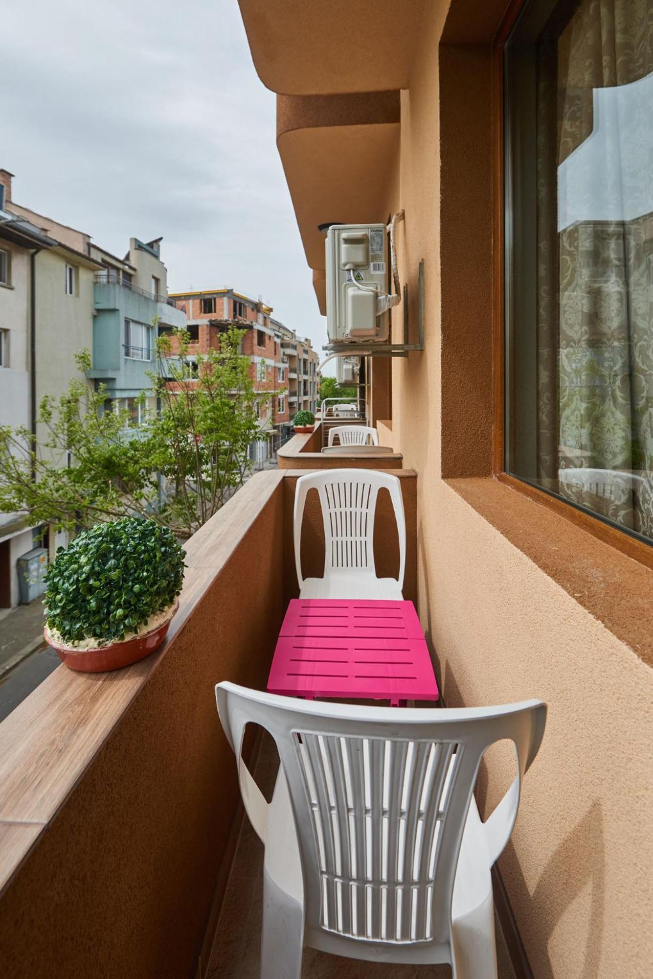 Hotel Manz 2 Pomorie Exteriér fotografie