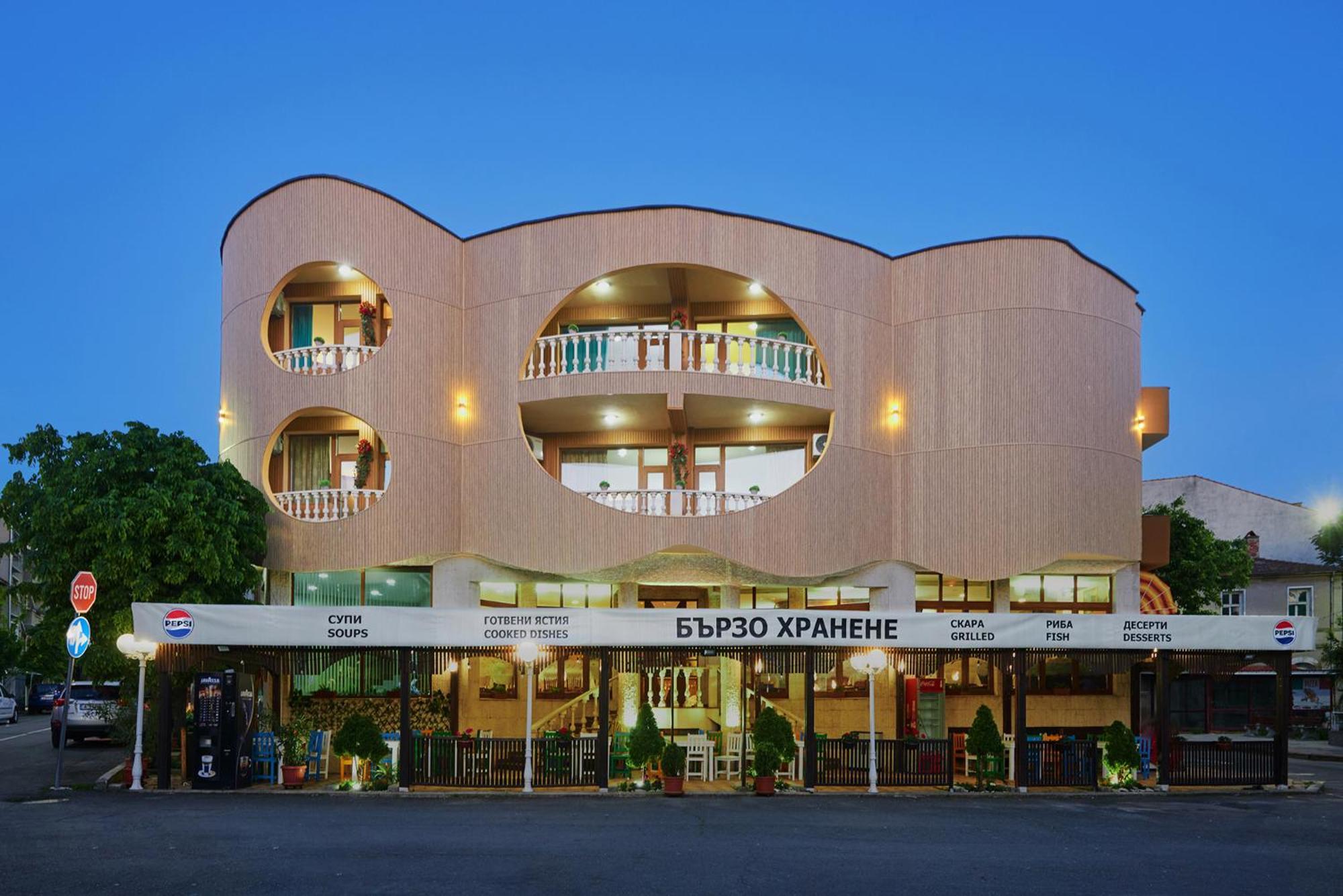 Hotel Manz 2 Pomorie Exteriér fotografie